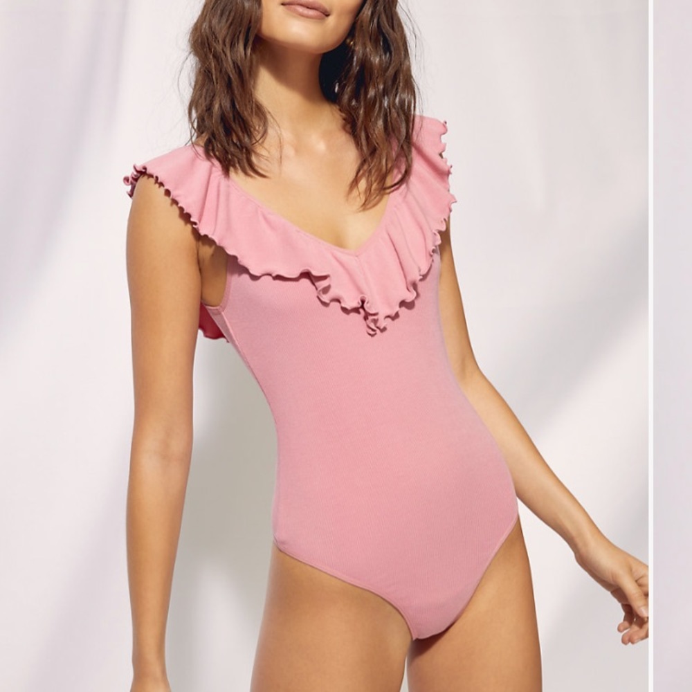 Aritzia wilfred light pink ruffle bodysuit